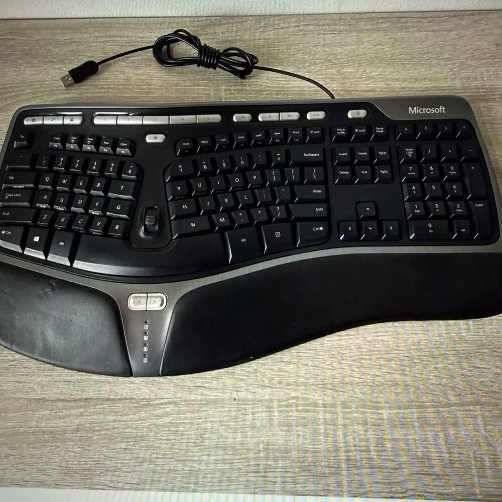 Microsoft Natural Ergonomic 4000 USB Wired Keyboard Tested Works Perfectly Clean